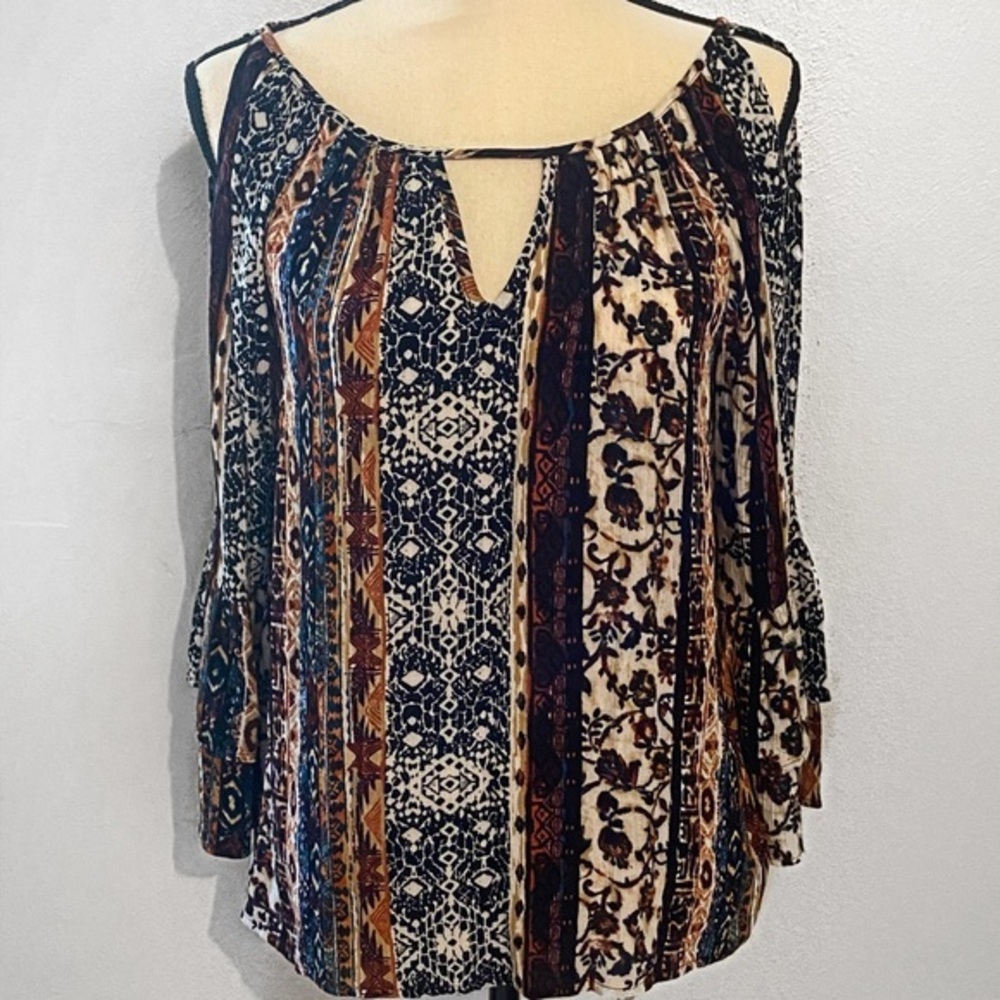 A.Byer cold shoulder top size M